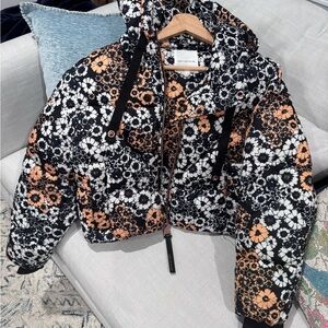 Avec Les Files Mixed Floral Puffer Jacket - Black & Peach